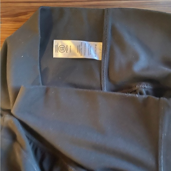 Athleta Black Cruise Jogger. Size MT. Excellent Condition. - Picture 9 of 10